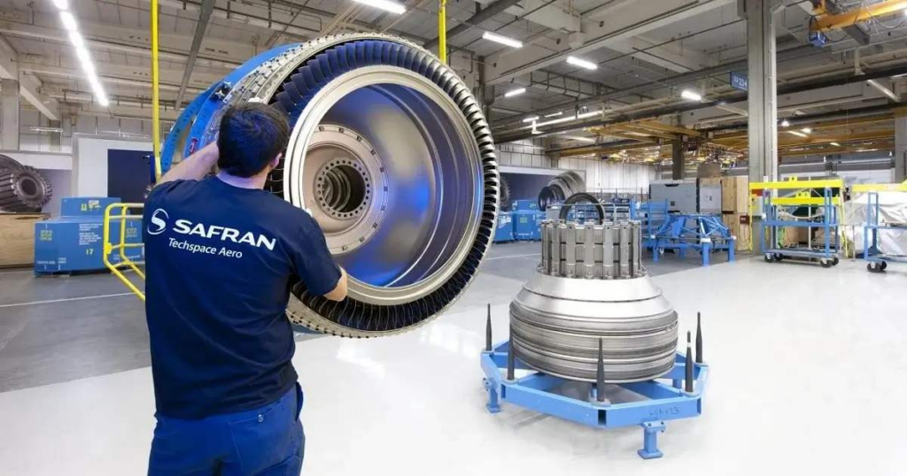 تقوم Safran بتعيين مهندسين ميكانيكيين ومهندسين طيران F/M