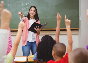 بشهادة البكالوريا مطلوب توظيف معلمين و معلمات التعليم الابتدائي