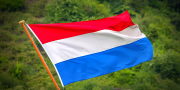 هولندا تقدم تأشيرة جديدة لمدة 5 سنوات للهجرة مع عائلتك