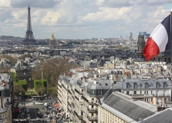 مطلوب تشغيل حلاقين للعمل بفرنسا صالير 1542 اورو للشعر كونطرا CDI مرسمة 2025