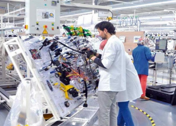 الأنابيك: مطلوب تشغيل 900 عامل وعاملة الأسلاك الكهربائية بمجال صناعة السيارات (كابلاج) بمدينة بوزنيقة والحاجب