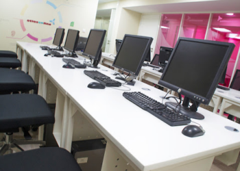 imageأطلس أون لاين: مباراة توظيف 12 مستشارا للهاتف يتقنون اللغة الإنجليزية