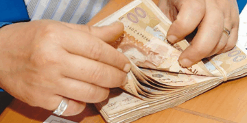 موعد الزيادة في الحد الأدنى للأجور والرواتب المغرب 2025