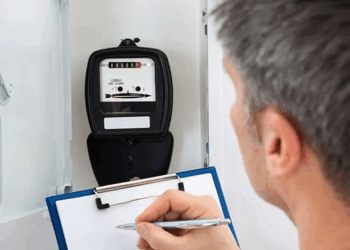 مطلوب مكلفين بقراءة العدادات وتوزيع فواتير الماء والكهرباء