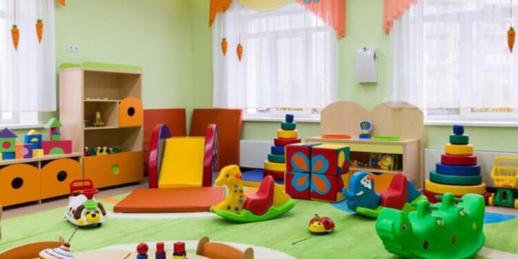 مطلوب مرافقين الاطفال