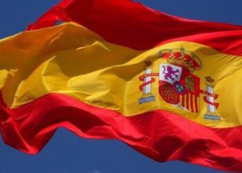 إسبانيا تبدأ في تسوية وضعية المهاجرين