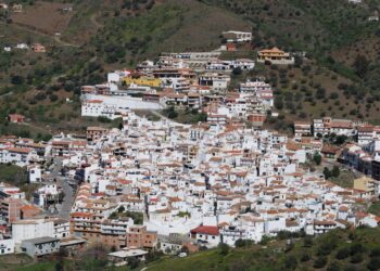 قرية إسبانية “فارغة” تقدم سكنا شبه مجاني