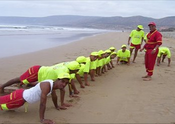 إعلان توظيف 110 سباحين منقذين للعمل خلال موسم الصيف